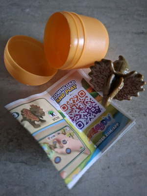 Kinder Natoons figure new with papers