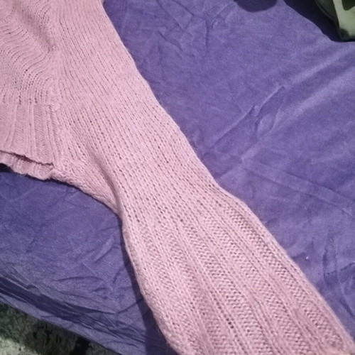 Knitted sweater batwing style like new, pink