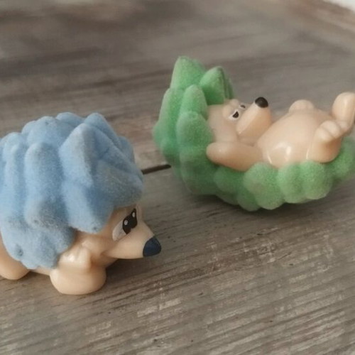 Kinder Ferrero Minifigures Cuddly Easter Hedgehogs used, set of 2
