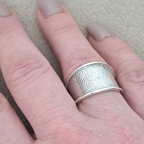 Silver Wide Ring with Hammered Texture like new