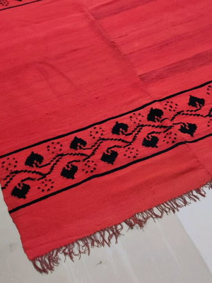 Handwoven loom rug 160x200 like new
