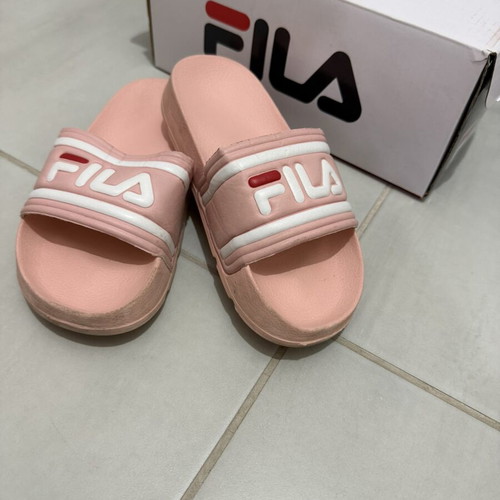 Fila pink slippers used, size 30, lightweight and soft