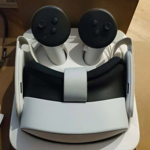 Meta Quest 3s 128GB VR headset