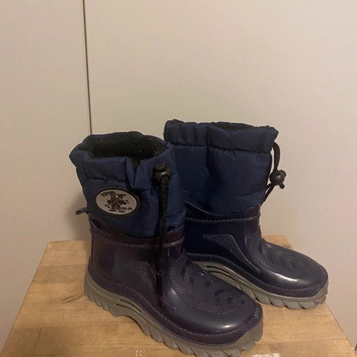 Snow boots No30 like new