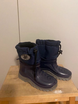 Snow boots No30 like new