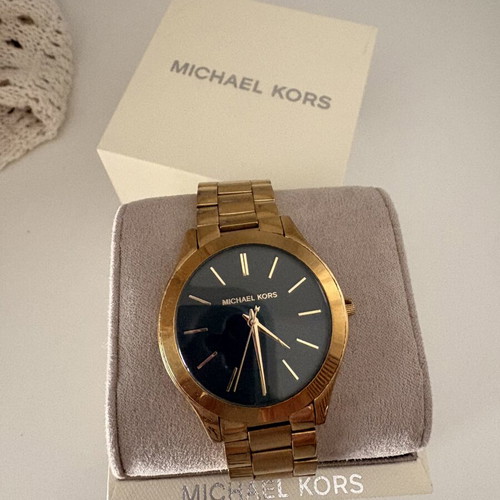 Michael Kors analog watch like new, battery replacement needed