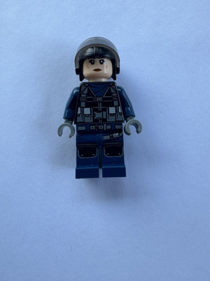 Lego Jurassic World Minifigure ACU Tracker (jw042)