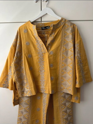 FIA fashion set gold like new, size S/M
