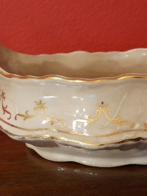Homer Laughlin porcelain gravy boat used, 1928, boat-shaped