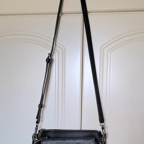 Guess double crossbody bag like new, black