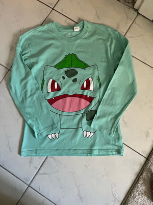H&M mako t-shirt with Bulbasaur like new, veraman color