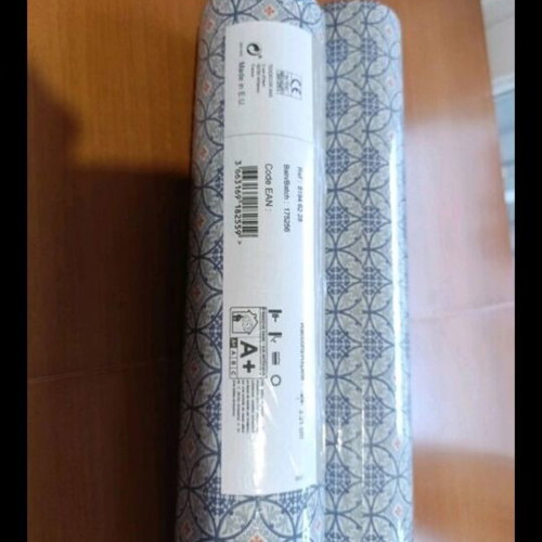 Wallpaper with beautiful colors new in original packaging