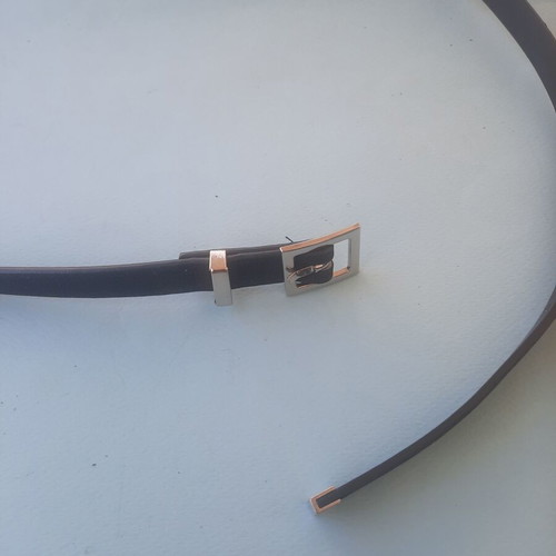 H&M women's belt narrow black like new, size 95