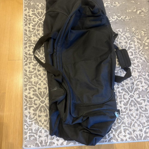 Gabol 110lt wheeled sack like new, waterproof, padded interior