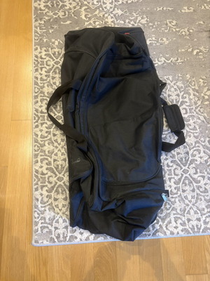 Gabol 110lt wheeled sack like new, waterproof, padded interior