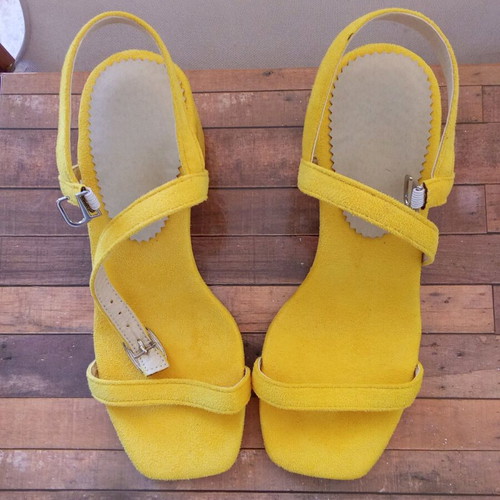 Yellow suede sandals new, size 36, 6cm heel