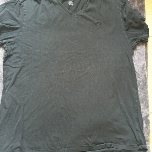 American Eagle T-shirts used, black V-neck and green round neck, pack of 2