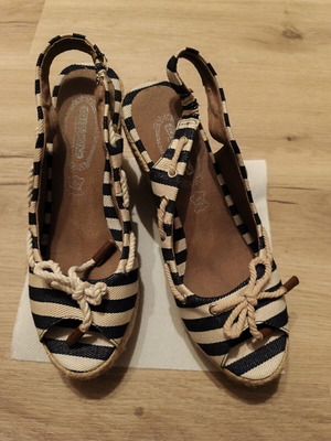 Dexim platform sandals size 38, striped