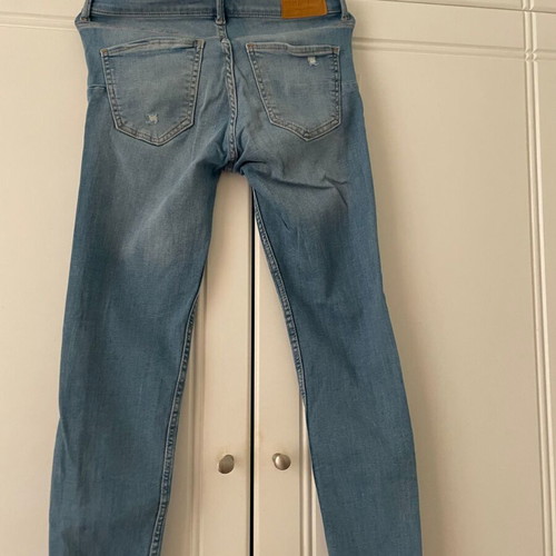 Bershka slim fit jeans like new, size 34, blue