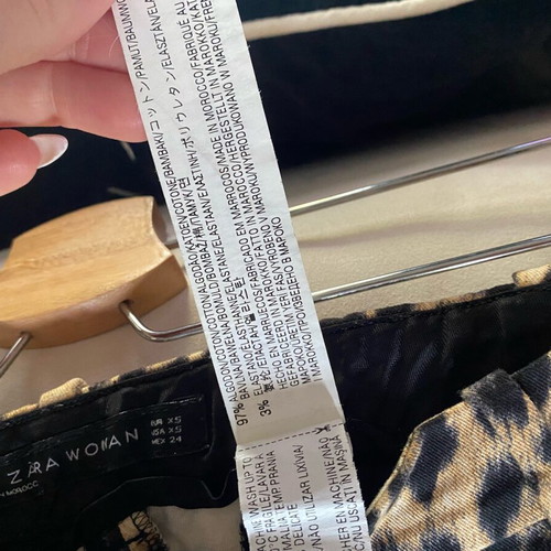 Zara women's leopard pants XS like new, fitted with zipper