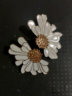 Modern metal earrings like new, white with gold details