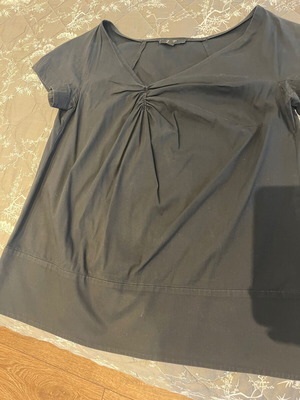 Zini blouse small, used, poplin with V neckline and A-line