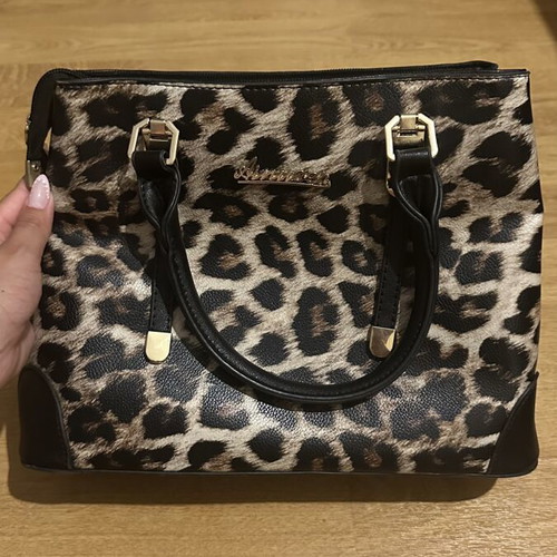 Handbag like new with leopard print