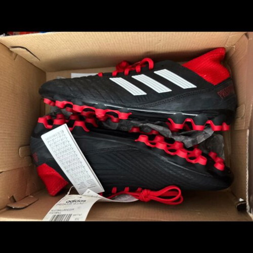 Adidas Predator 18.3 football shoes, men's, black, size 43.5