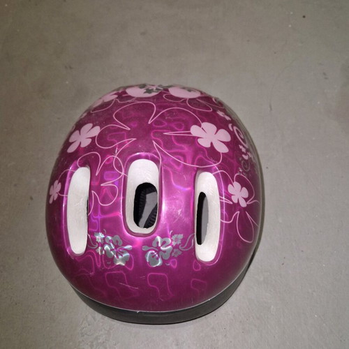 Bicycle helmet like new