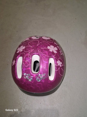Bicycle helmet like new