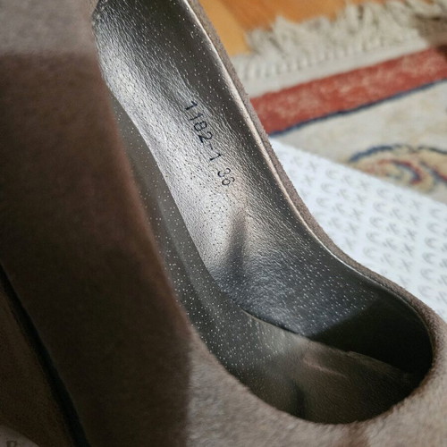 Platform pumps like new, very high closed suede beige and green