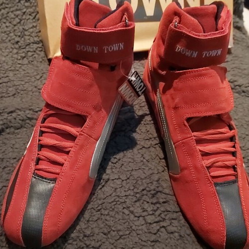 Athletic shoes new, size 46, red