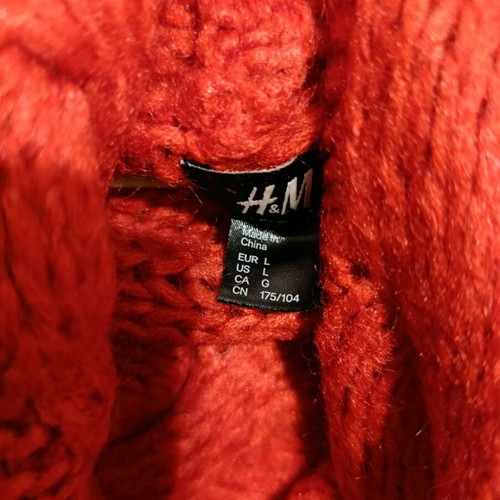 H&M knitted sweater like new, orange with impressive collar, size L