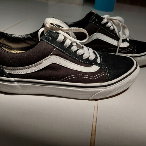 Vans classic sneakers size 38.5 used, black and white