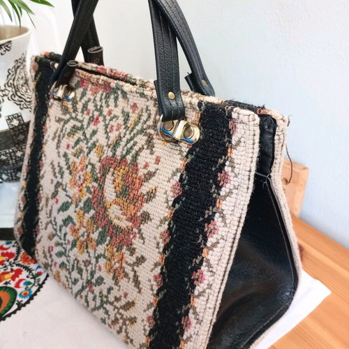 Vintage gobelin handbag used, black and multicolor