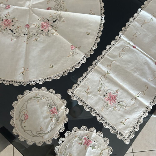 Handmade doily set like new