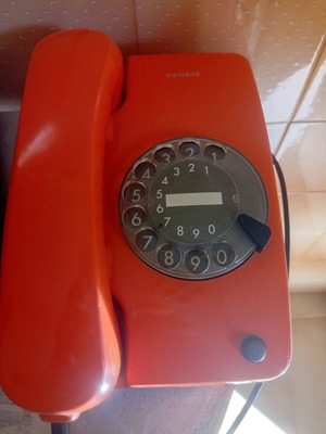 Old telephone like new