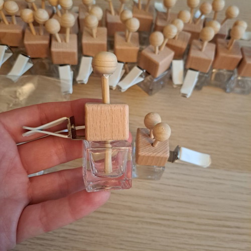 Car diffuser bottles 7 ml with wooden cap, sticks and stopper, pack of 22