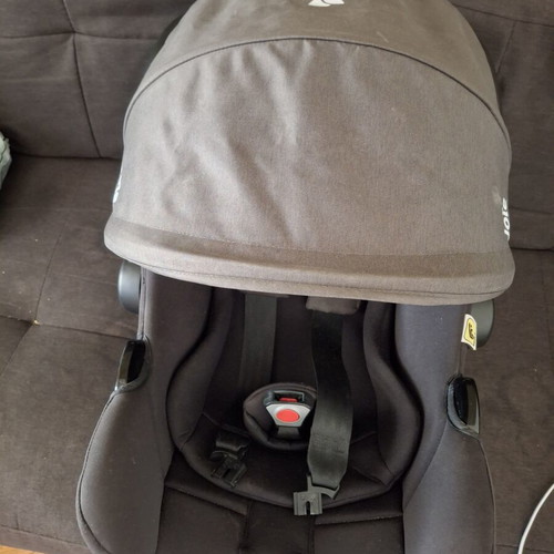 Joie i-Snug 2 baby car seat like new with adapters