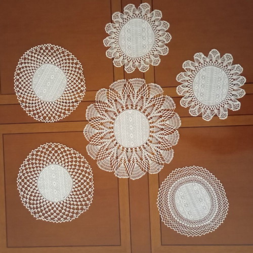 Doilies like new