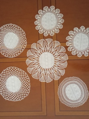 Doilies like new