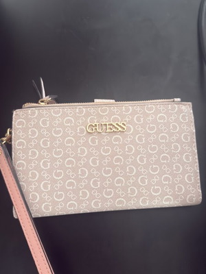 Guess πορτοφόλι σαν καινούργιο, άσπρο και ροζ