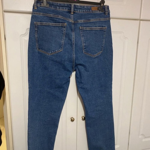 Dark blue jeans W32 like new