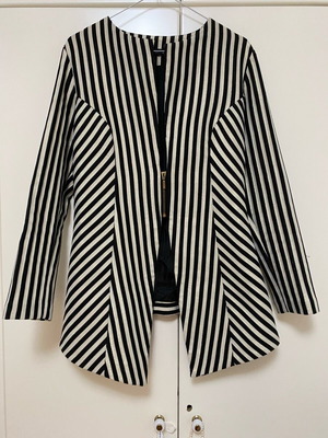 Pirouette jacket new, size M, black and white