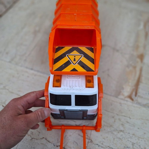Dickie F/W garbage collection vehicle used