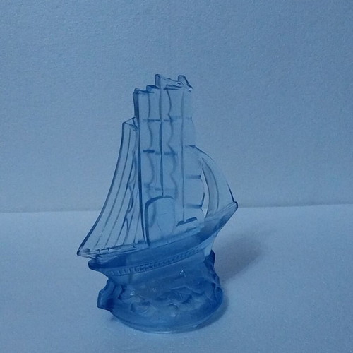Decorative glass sailboat Nelson Art Deco 1935 like new