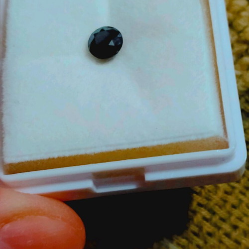 Natural diamond black colour 0.75 carat without fluorescence with certificate