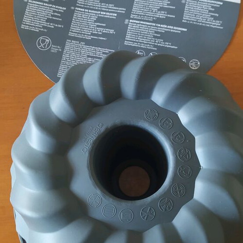 Silicone cake mold unused