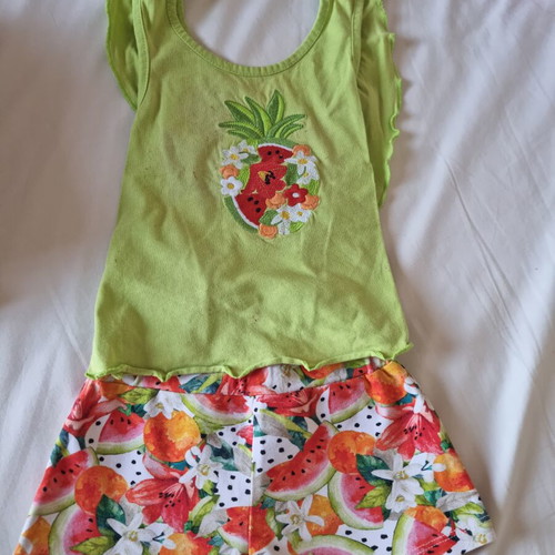 Girls' clothes like new, 3 sets and 1 dress for 18 months