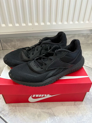Παπούτσια Reebok μεταχειρισμένα, μέγεθος 40, μαύρα sneakers